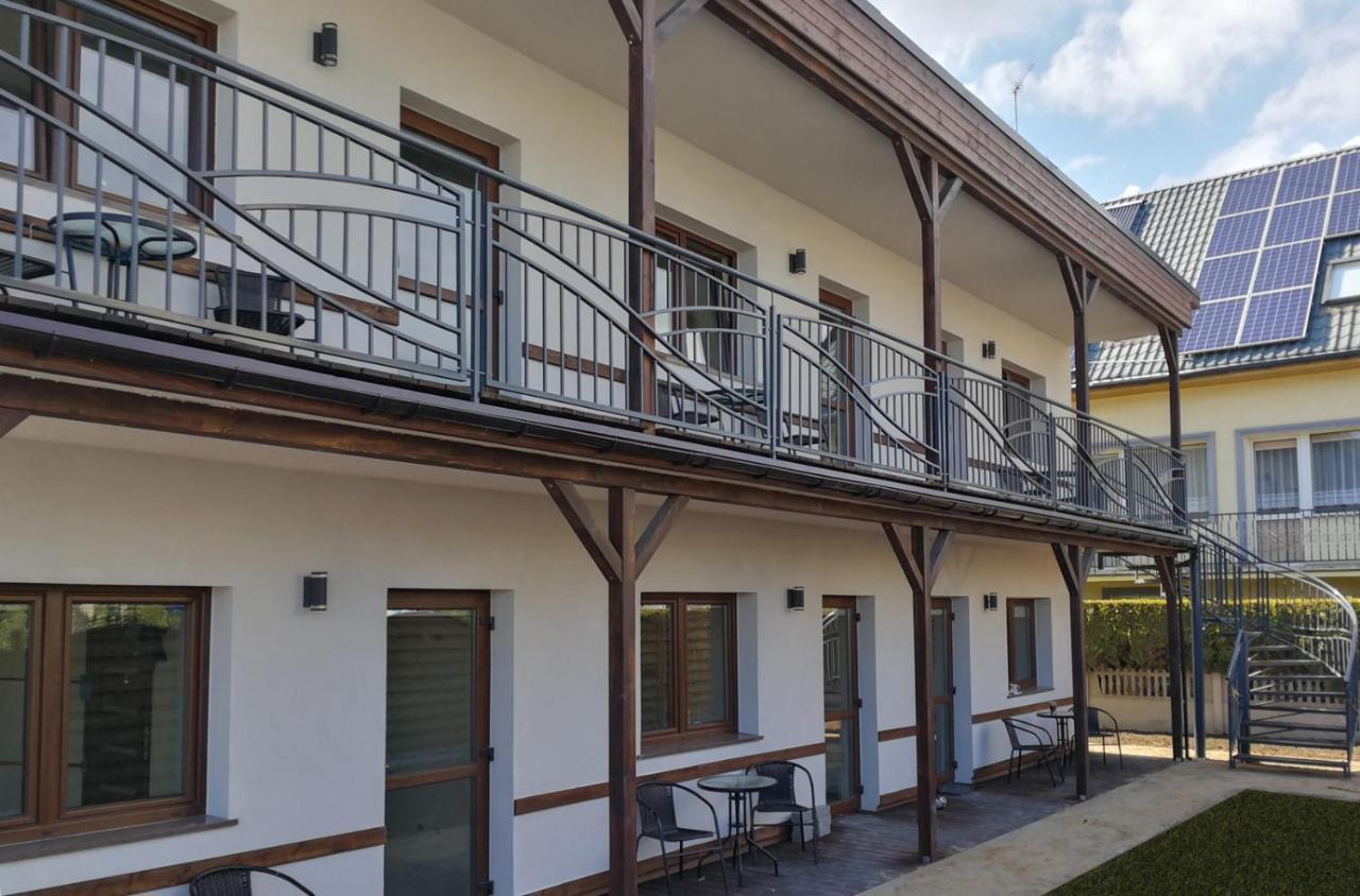 Gray House Apartamenty Dziwnówek Exteriör bild