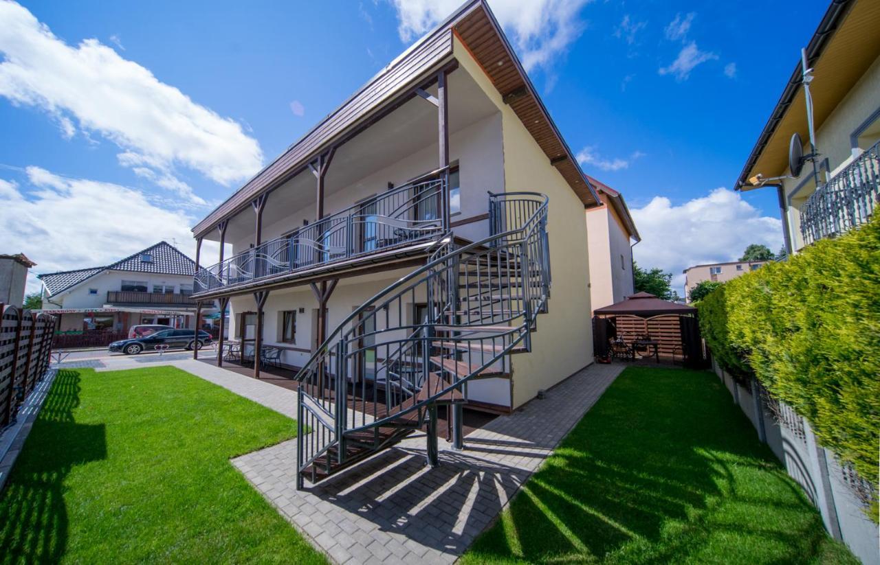 Gray House Apartamenty Dziwnówek Exteriör bild